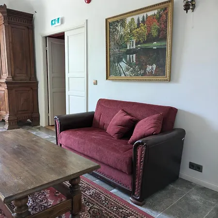 Manor بيت ضيافة